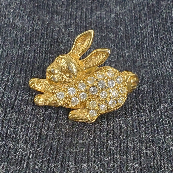 Easter Bunny Rabbit Hat Pin Vtg Avon Gold Tone With Rhinestones Tack Pin Brooch - Picture 6 of 8